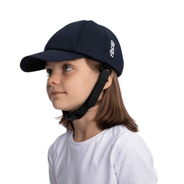 “BASEBALL” kasket, RIBCAP hovedbeskyttelse - Smart diskret model. CE + MDR godkendt - Seniorpleje - Hovedbeskyttelse - Ribcap - RIB-RIBBASRED B1 02 - Small-Medium -Rød -