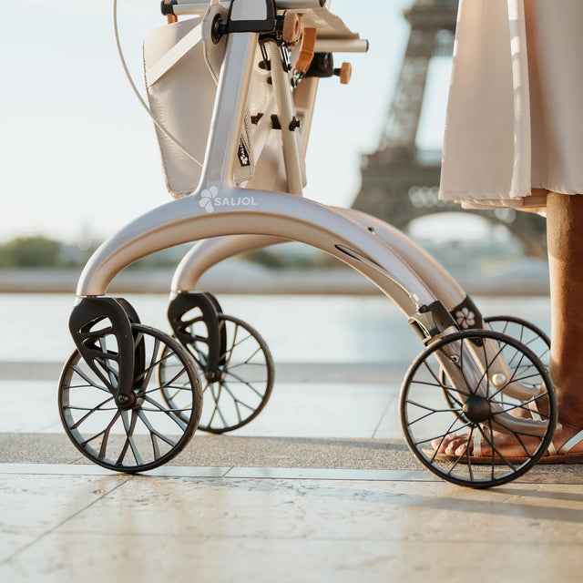 Carbon rollator i kulfiber – ultralet, 4,4 kg | Seniorpleje