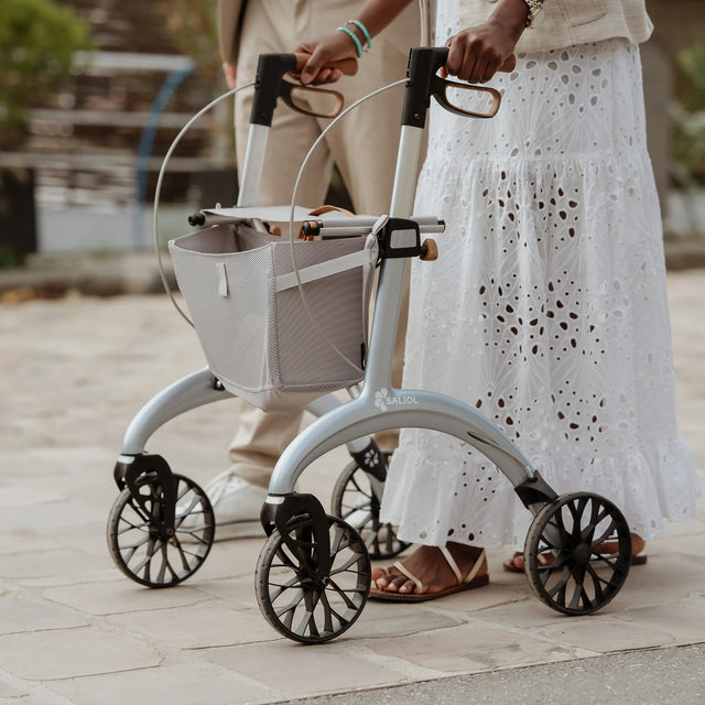 Carbon rollator i kulfiber – ultralet, 4,4 kg | Seniorpleje