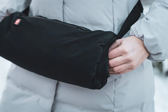 Opvarmelig Håndmuffe - Trådløs varme i 8 timer med powerbank - ideel til kørestolsbruger! - Seniorpleje - muffe - OUTCHAIR - OUT-4002b - - -