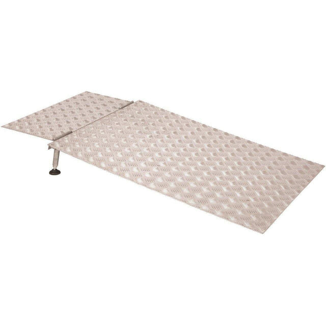 Terrasse/dørtrins rampe m. klap. Højdejusterbar og skridsikker. Rollator & kørestol - Seniorpleje - Dørtrinsrampe - Mobilex - MBX-TSR130 - 130 cm - -