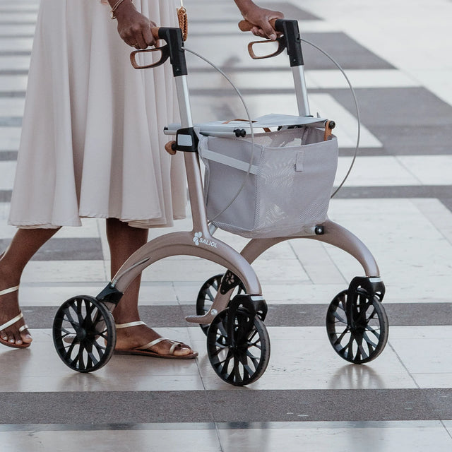Carbon rollator i kulfiber – ultralet, 4,4 kg | Seniorpleje