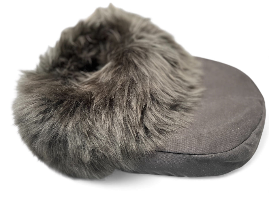 Luksus fodvarmer i det blødeste lammeskind. Flere varianter. Max forkælelse! - Seniorpleje - Fodvarmer i lammeskind - Orgaterm - KAI-63005 -  - Grå/antrazit - 