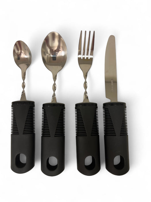 Luksus senior bestik - Bøjeligt og med super godt greb. Består af 4 dele. SORT - Seniorpleje - Bestik & service - Seniorpleje - SAMMAMZ - 01 - 