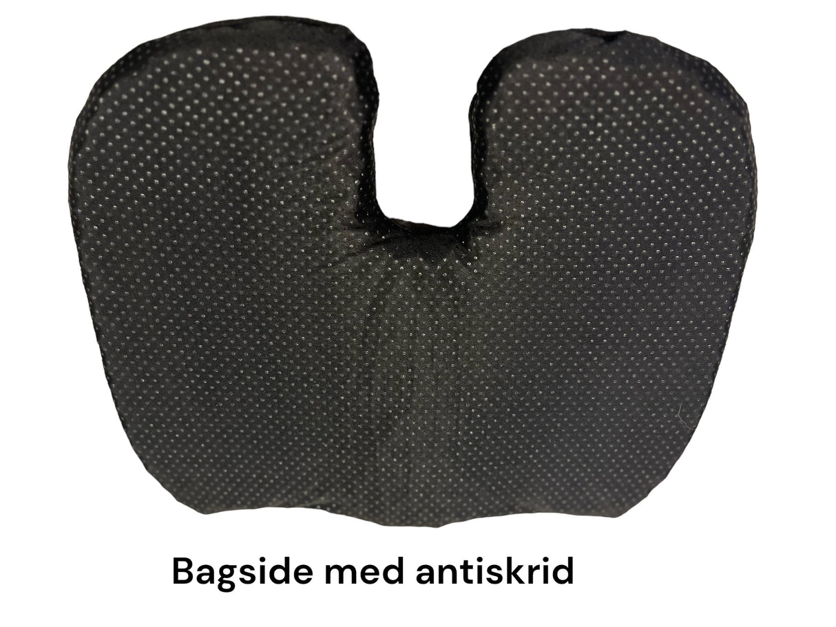 "BEAR" - Oplev ultimativ siddekomfort med vores ergonomiske halebenspude! NYHED - Seniorpleje - Halebenspude - Seniorpleje - SPL-BILB01 - - -