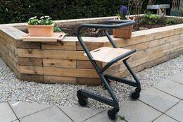 Indendørs rollator PAGE - Luksuriøs & unikt design. Multifunktionel - Seniorpleje - Indendørs rollatorer - Saljol - SAJ-4058789007754 - Small - -