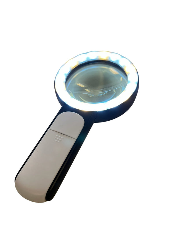 Luksus forstørrelsesglas x 30 med 18 LED-lys. 3 lys-kombinationer. Hvid eller rosegold - Seniorpleje - Forstørrelsesglas - Seniorpleje - SPL-Geh02 - Rose Gold - -