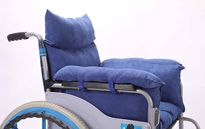 Luksus polstret hynde til kørestol - Blødt, lækkert og trykaflastende (41 x 41 cm) - Seniorpleje - Kørestolspude - Seniorpleje - OUTDAMZ-01 - Rød - -