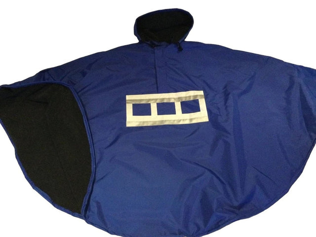 Poncho “SPORT- FLEECE” med indvendig blød fleece - til rollator, cykel & fodgænger - Seniorpleje - Poncho - Orgaterm - OGT-207854SP-1 - RØD/ model 1 - -