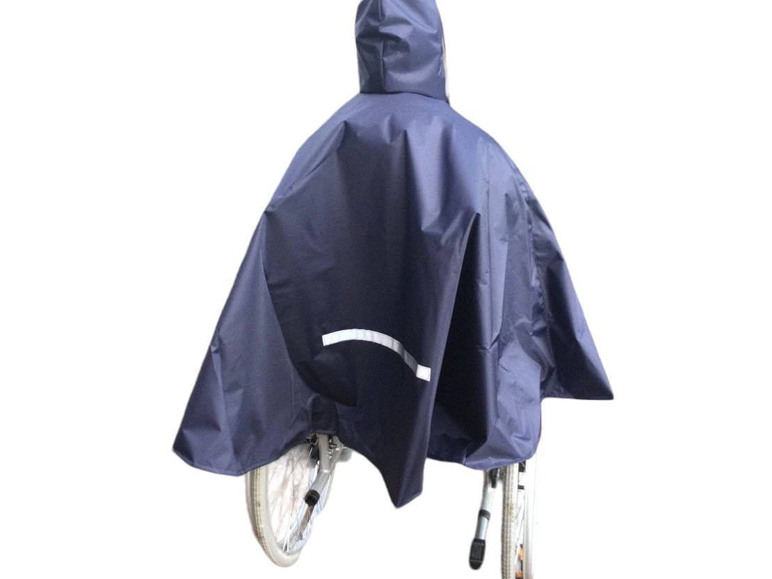 Poncho/regnslag til kørestolsbruger (standard) - fås i 4 farver - Seniorpleje - Beklædning - Orgaterm - OGT-207603 - SMALL/MEDIUM/SIZE 3 -Navy/mørkeblå -