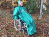 Smart regnslag med ærmer til kørestole - Super kvalitet. Fås i 4 farver - Seniorpleje - Beklædning - Orgaterm - OGT-208913 - Medium/str 3 -Sort -