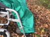 Smart regnslag med ærmer til kørestole - Super kvalitet. Fås i 4 farver - Seniorpleje - Beklædning - Orgaterm - OGT-208913 - Medium/str 3 -Sort -
