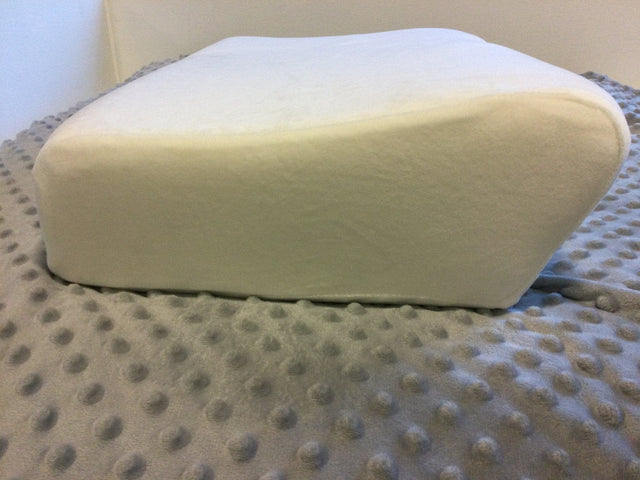 Trykaflastende og blød hovedpude i memoryfoam -god skulderfrihed (50 x 30) - Seniorpleje - Hovedpude - Mobilex - MBX-279061 - - -